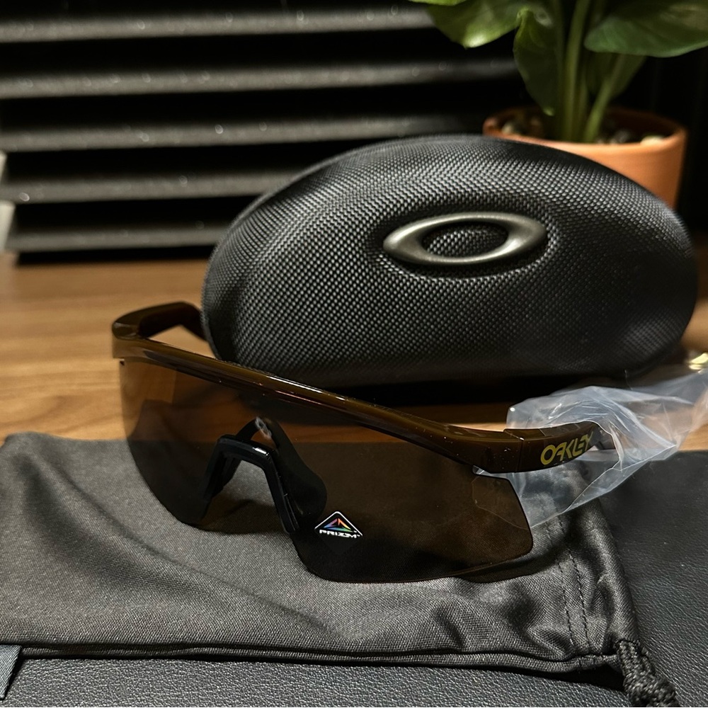 Oakley Hydra New